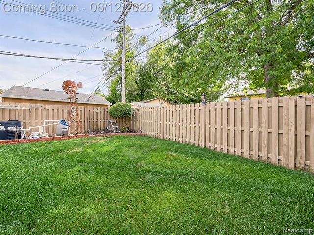29835 Hillbrook Street, Livonia, MI 48152