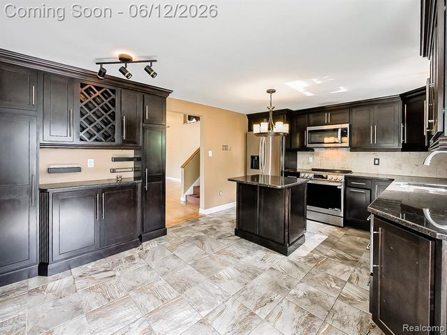 29835 Hillbrook Street, Livonia, MI 48152