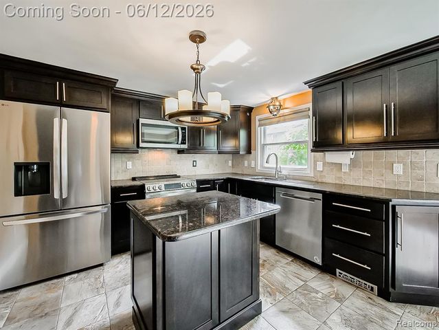 29835 Hillbrook Street, Livonia, MI 48152