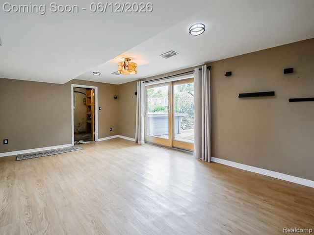 29835 Hillbrook Street, Livonia, MI 48152