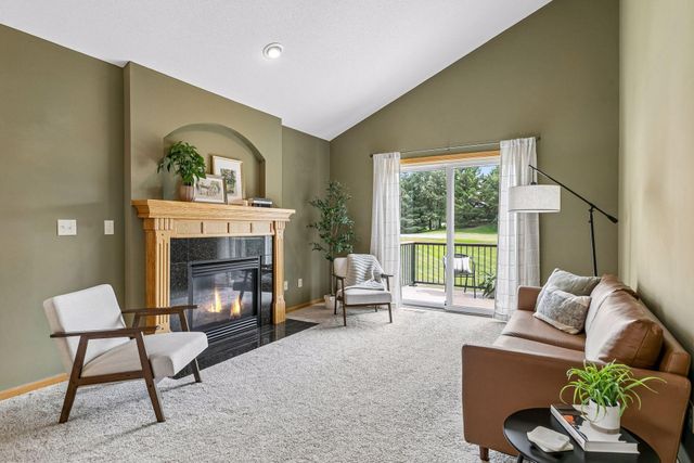 10264 Country Club Alcove, Woodbury, MN 55129