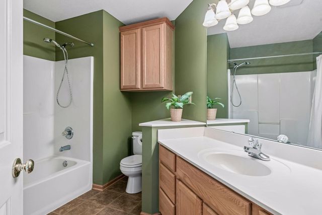 10264 Country Club Alcove, Woodbury, MN 55129
