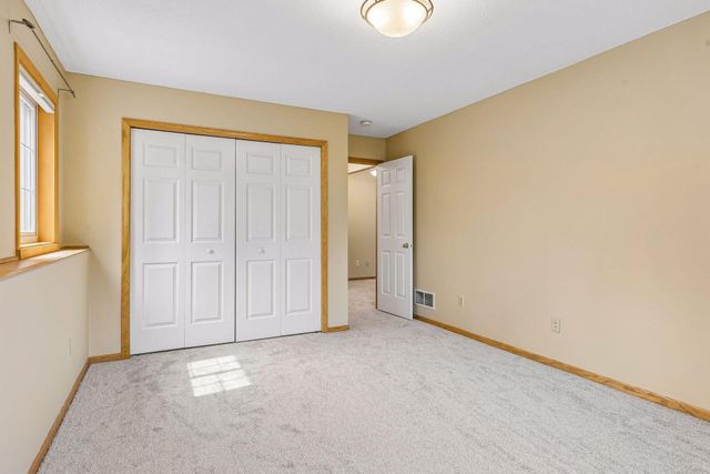 10264 Country Club Alcove, Woodbury, MN 55129