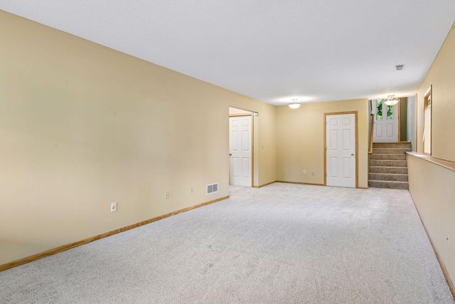 10264 Country Club Alcove, Woodbury, MN 55129