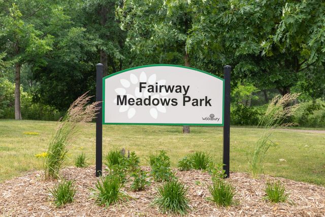 10264 Country Club Alcove, Woodbury, MN 55129