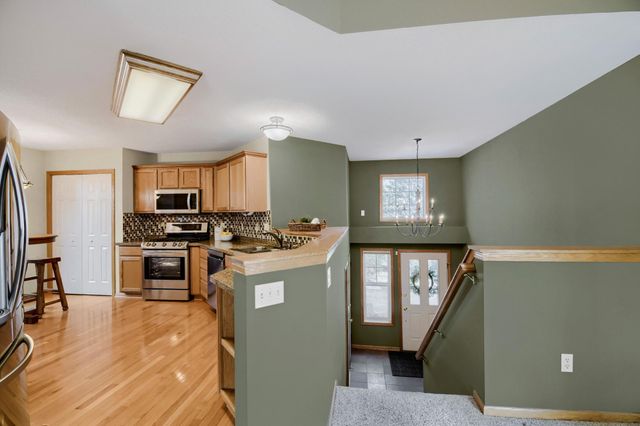 10264 Country Club Alcove, Woodbury, MN 55129
