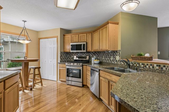 10264 Country Club Alcove, Woodbury, MN 55129