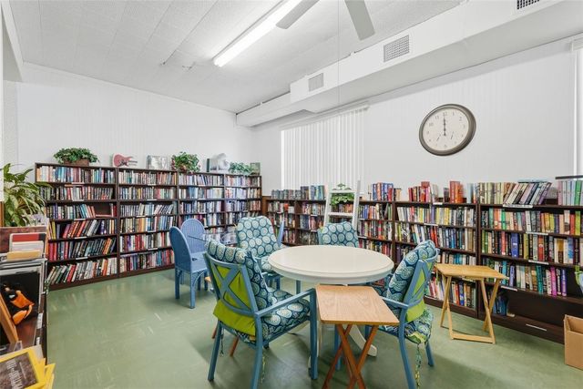 5664 40TH TERRACE N 430, Kenneth City, FL 33709