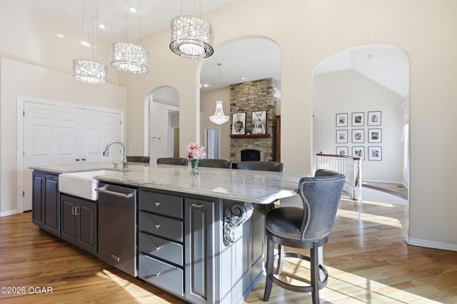 16 Wildwood Drive, Joplin, MO 64804