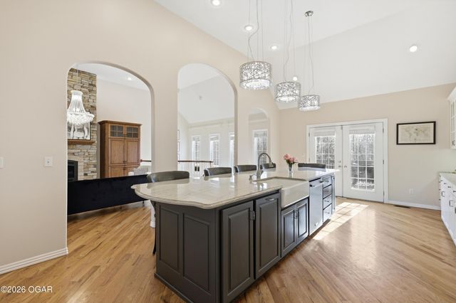 16 Wildwood Drive, Joplin, MO 64804