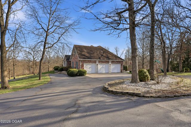 16 Wildwood Drive, Joplin, MO 64804