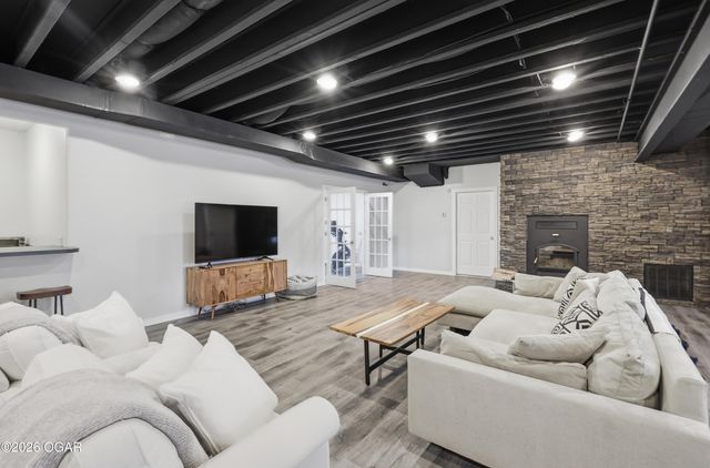 16 Wildwood Drive, Joplin, MO 64804