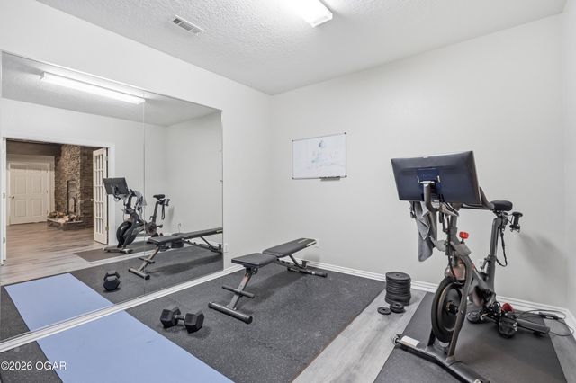 16 Wildwood Drive, Joplin, MO 64804