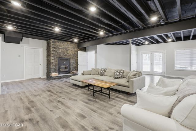 16 Wildwood Drive, Joplin, MO 64804