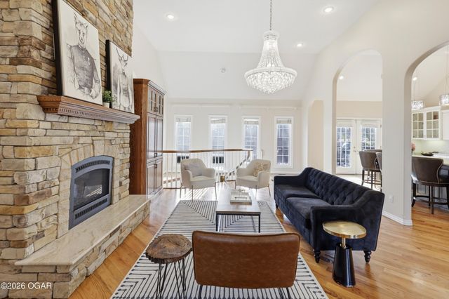 16 Wildwood Drive, Joplin, MO 64804