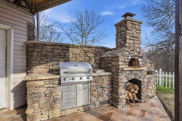 16 Wildwood Drive, Joplin, MO 64804