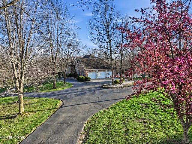 16 Wildwood Drive, Joplin, MO 64804