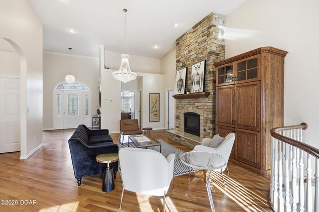 16 Wildwood Drive, Joplin, MO 64804