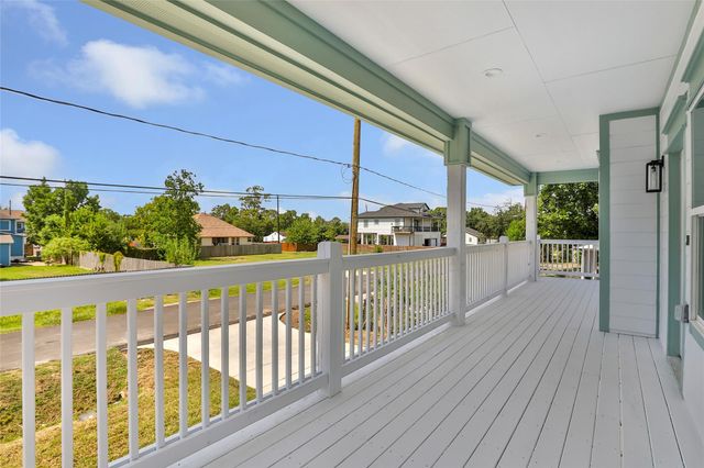 114 Dwire Drive, La Porte, TX 77571