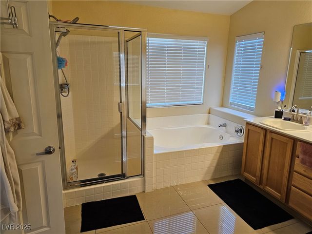 3732 SHIMMERING CREEK Avenue, North Las Vegas, NV 89031