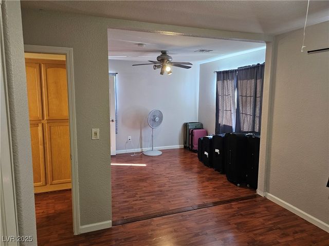 3732 SHIMMERING CREEK Avenue, North Las Vegas, NV 89031