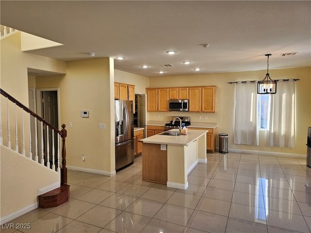 3732 SHIMMERING CREEK Avenue, North Las Vegas, NV 89031