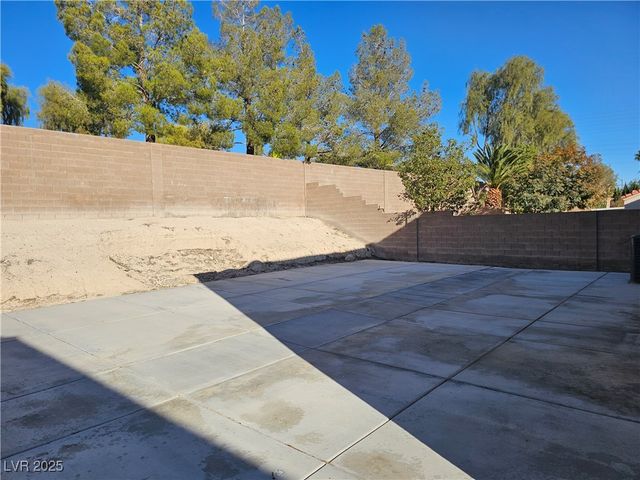 3732 SHIMMERING CREEK Avenue, North Las Vegas, NV 89031