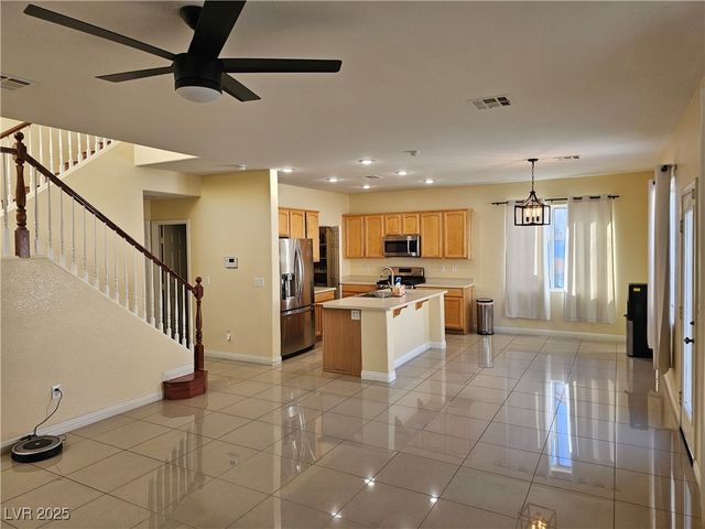 3732 SHIMMERING CREEK Avenue, North Las Vegas, NV 89031