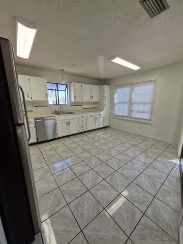 57 Shores Blvd, St Augustine, FL 32086