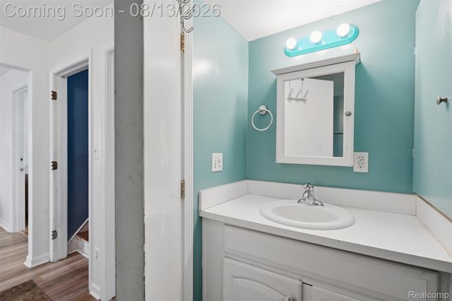 2709 2nd Street, Westland, MI 48186