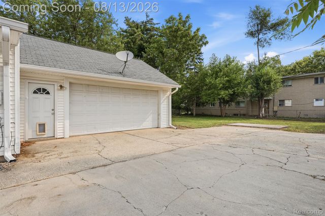 2709 2nd Street, Westland, MI 48186
