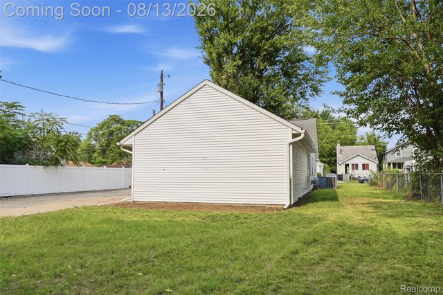 2709 2nd Street, Westland, MI 48186