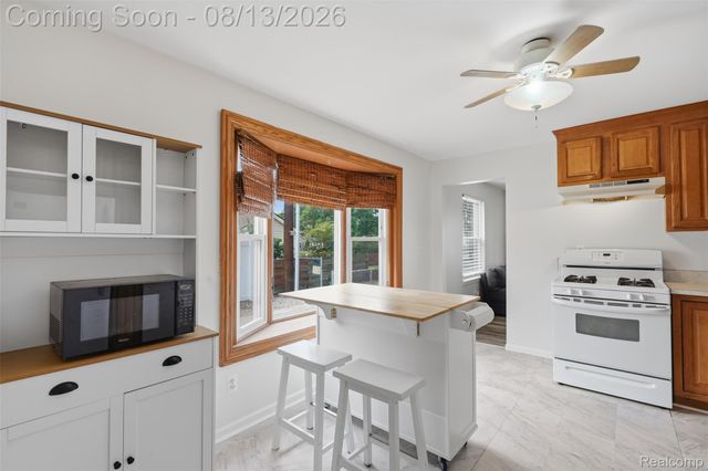 2709 2nd Street, Westland, MI 48186