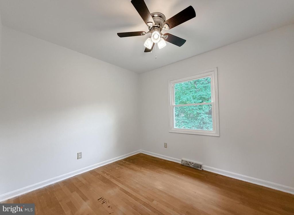 Image 14 of property listing at 21415 WILLIAMS DR, Lexington Park, MD 20653