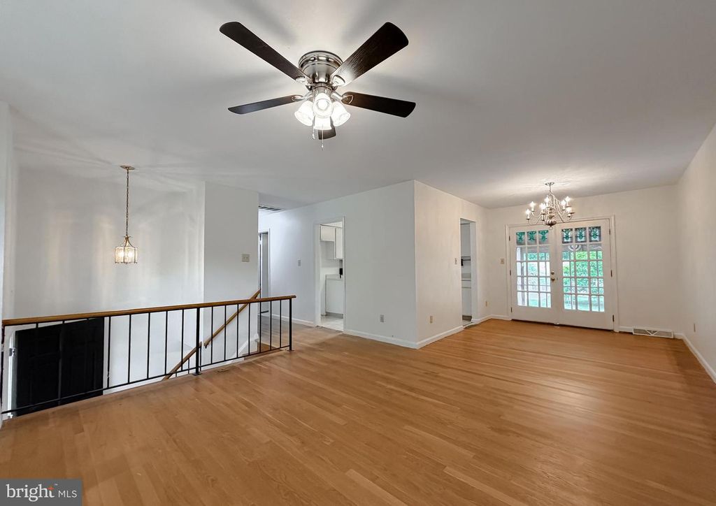 Image 6 of property listing at 21415 WILLIAMS DR, Lexington Park, MD 20653
