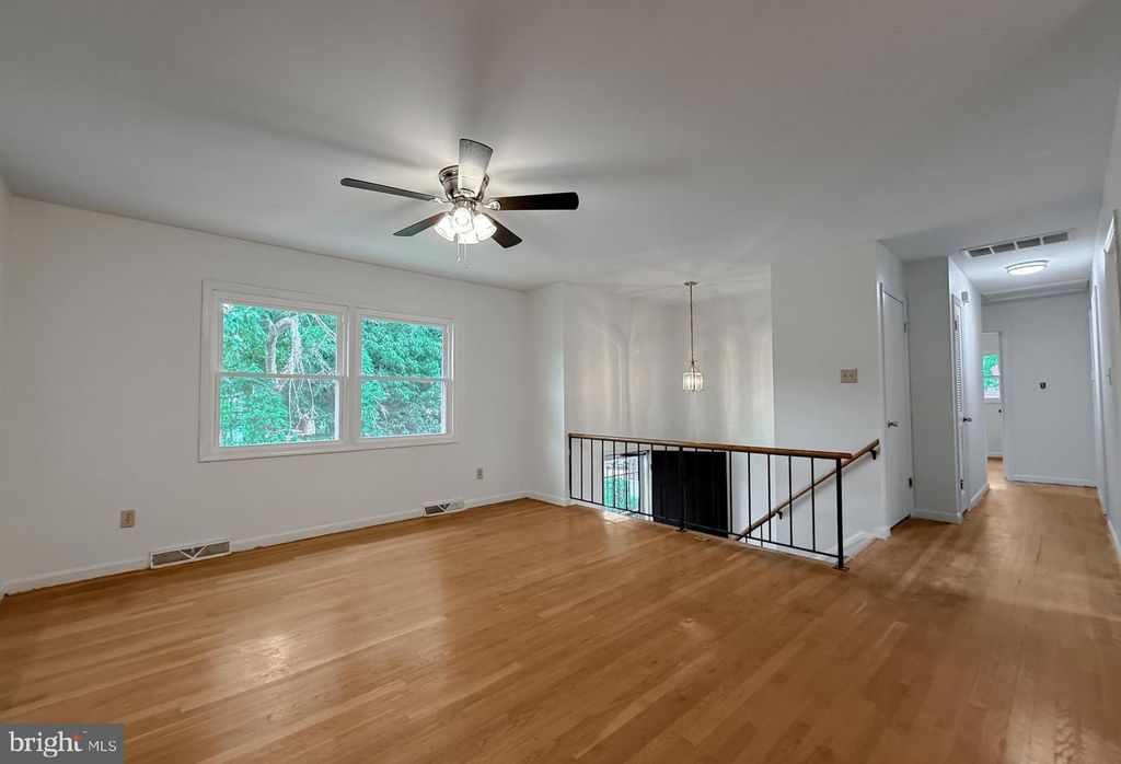 Image 8 of property listing at 21415 WILLIAMS DR, Lexington Park, MD 20653