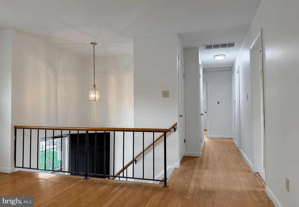 Image 9 of property listing at 21415 WILLIAMS DR, Lexington Park, MD 20653