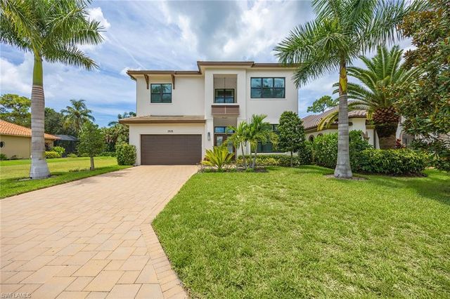 2935 Coco Lakes DR, Naples, FL 34105