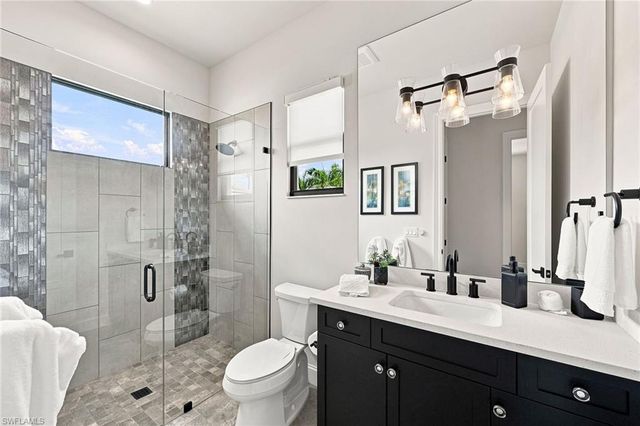 2935 Coco Lakes DR, Naples, FL 34105