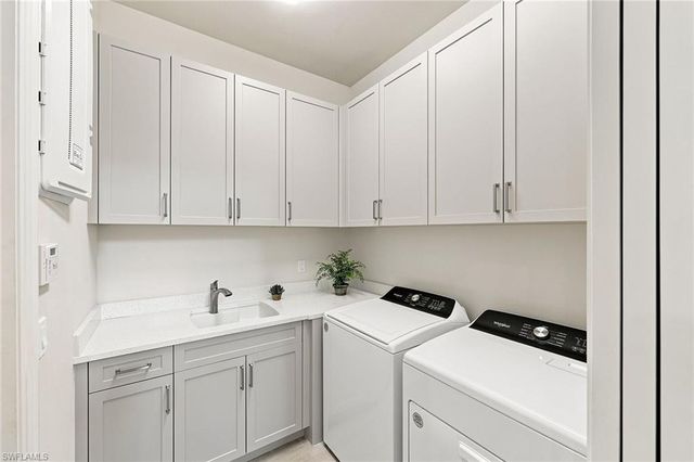 2935 Coco Lakes DR, Naples, FL 34105