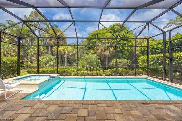 2935 Coco Lakes DR, Naples, FL 34105