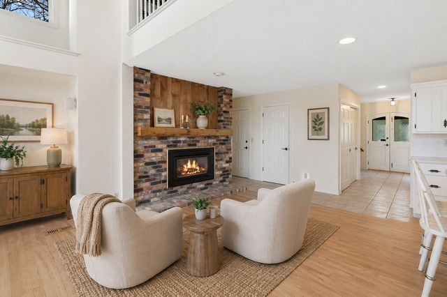 60 Oak Shore Drive, Burnsville, MN 55306