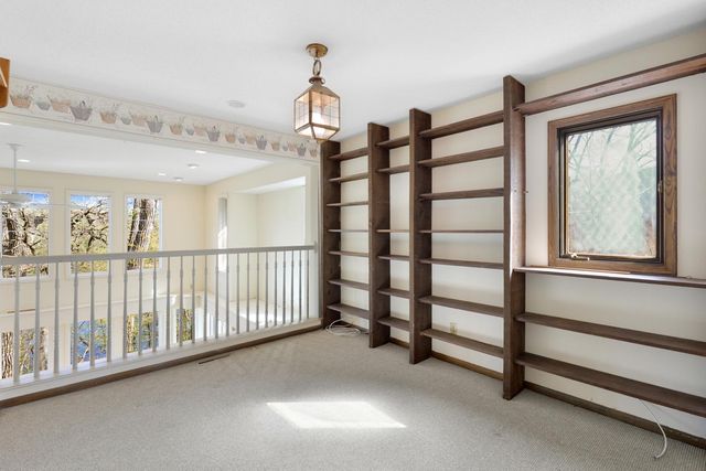 60 Oak Shore Drive, Burnsville, MN 55306