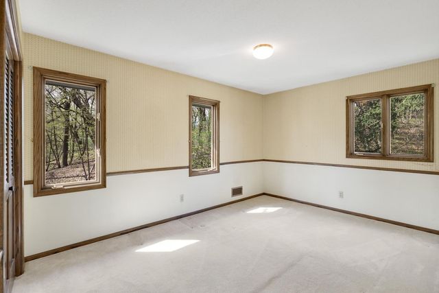 60 Oak Shore Drive, Burnsville, MN 55306