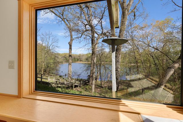 60 Oak Shore Drive, Burnsville, MN 55306