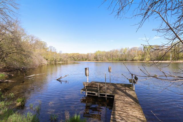 60 Oak Shore Drive, Burnsville, MN 55306