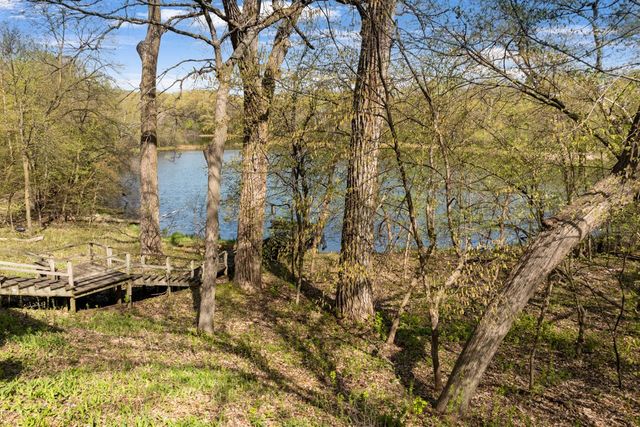 60 Oak Shore Drive, Burnsville, MN 55306