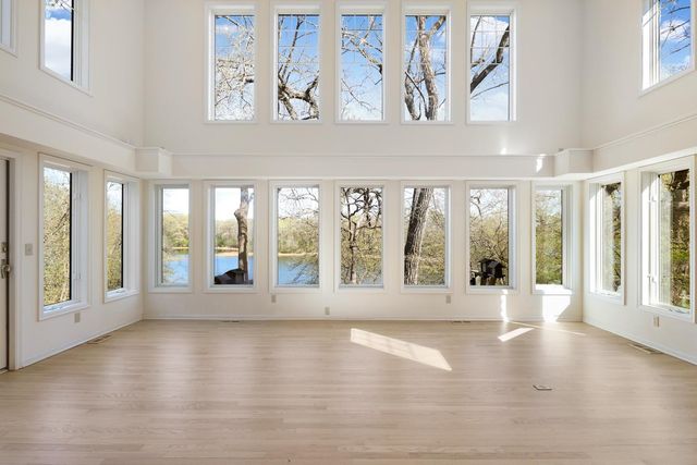 60 Oak Shore Drive, Burnsville, MN 55306