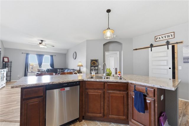 1221 General McCrae Drive, Prairie Grove, AR 72753