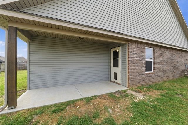 1221 General McCrae Drive, Prairie Grove, AR 72753
